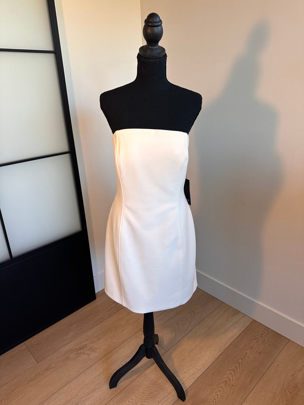 White House Black Market Stunning Sheek Strapless White Mini Dress Size 14